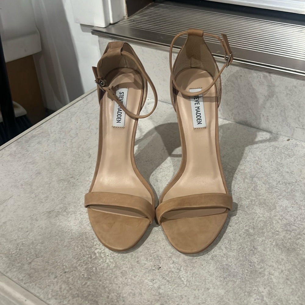 New Steve Madden Size 9 Nude Heel